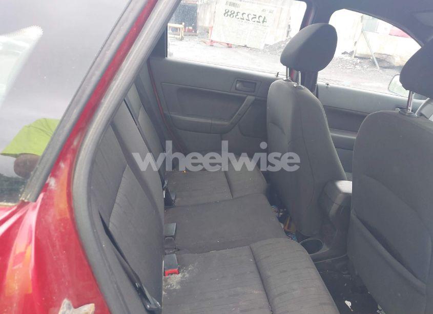 Photo 8 of 2010 Ford Focus SE (VIN 1FAHP3FN0AW272863)