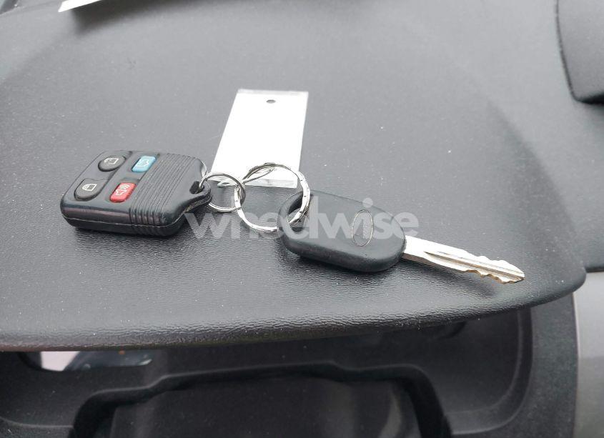 Photo 11 of 2010 Ford Focus SE (VIN 1FAHP3FN0AW279635)