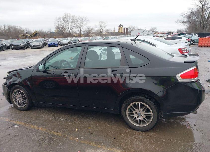 Photo 14 of 2010 Ford Focus SE (VIN 1FAHP3FN0AW279635)