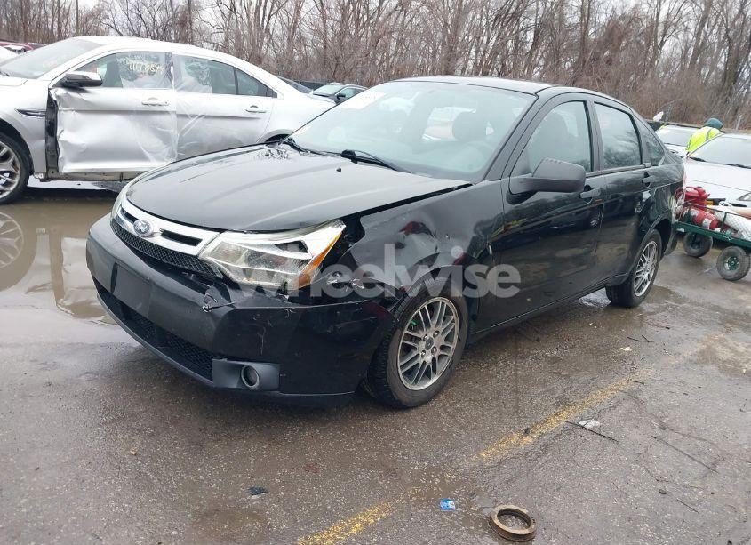 Photo 2 of 2010 Ford Focus SE (VIN 1FAHP3FN0AW279635)