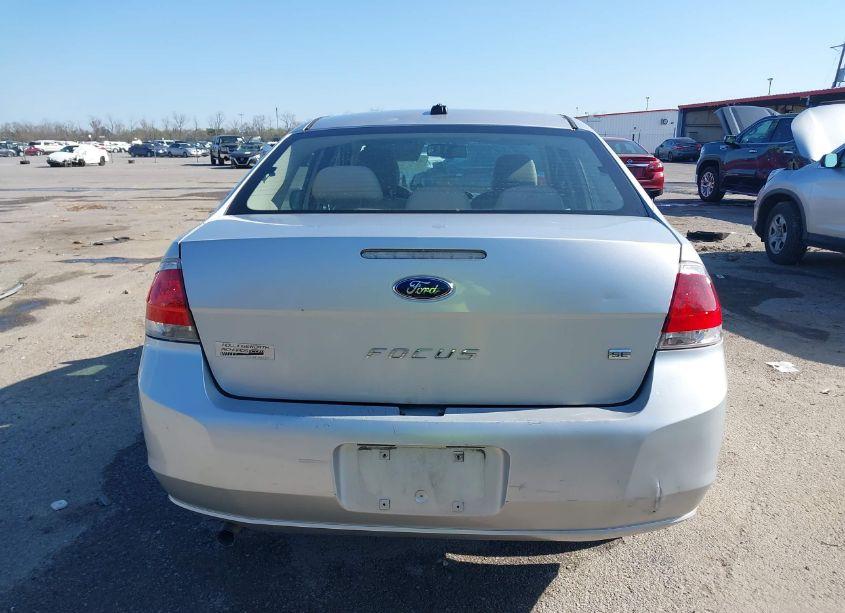 Photo 16 of 2011 Ford Focus SE (VIN 1FAHP3FN0BW105226)