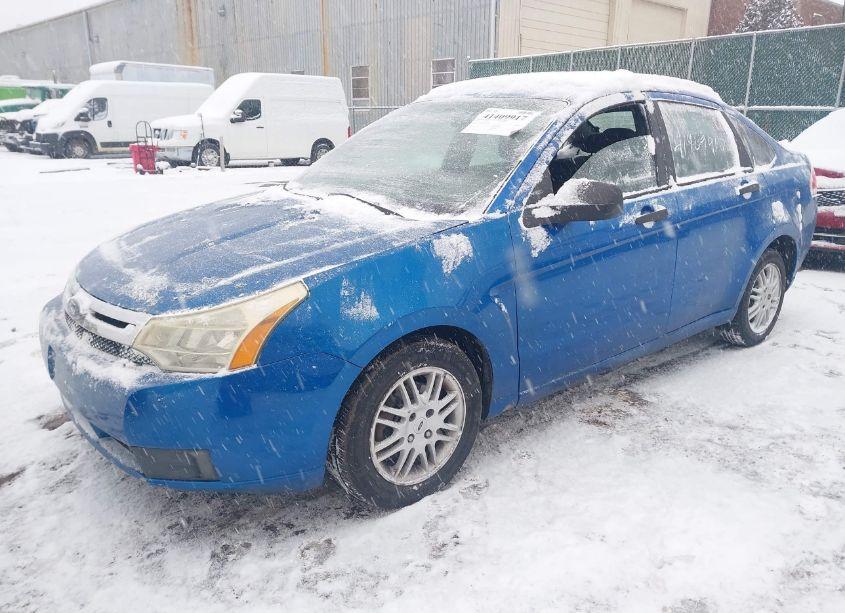 Photo 2 of 2011 Ford Focus SE (VIN 1FAHP3FN0BW133379)