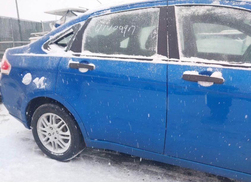 Photo 6 of 2011 Ford Focus SE (VIN 1FAHP3FN0BW133379)