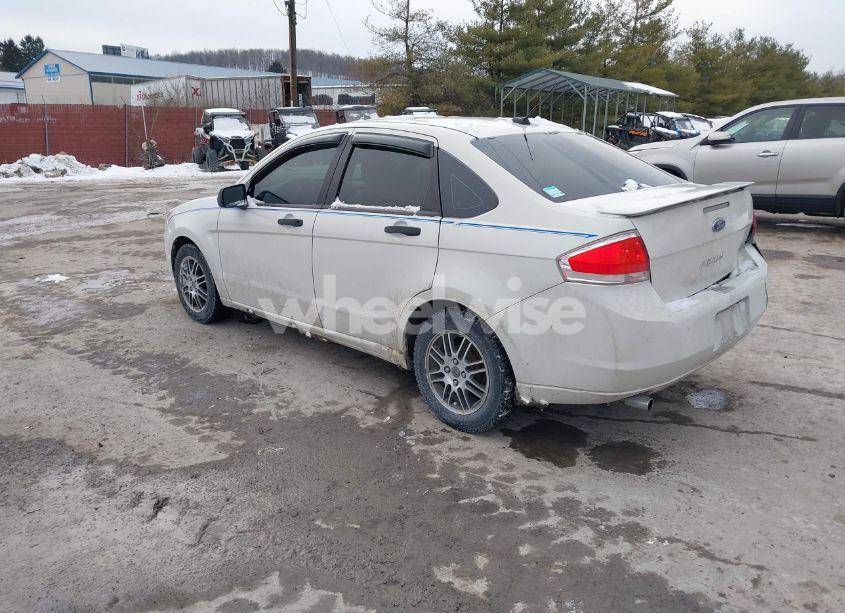 Photo 3 of 2011 Ford Focus SE (VIN 1FAHP3FN0BW139604)