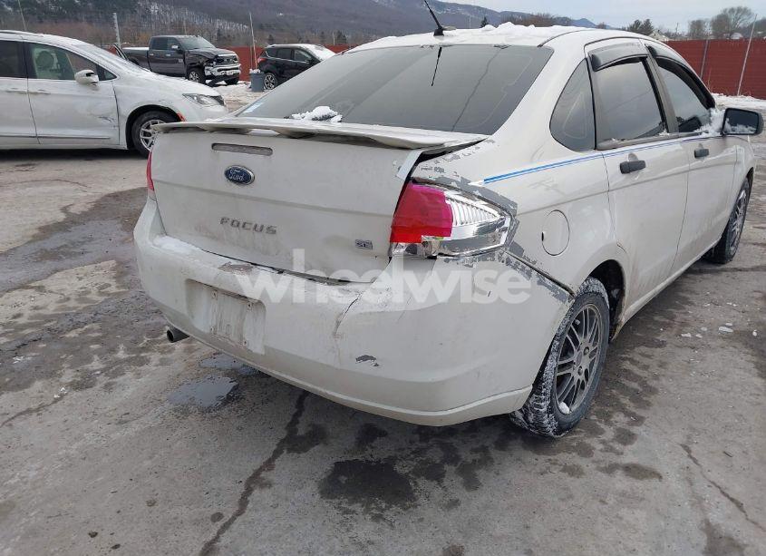 Photo 6 of 2011 Ford Focus SE (VIN 1FAHP3FN0BW139604)