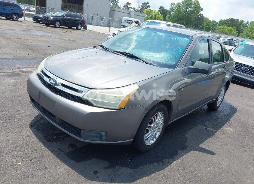 Photo 2 of 2011 Ford Focus SE (VIN 1FAHP3FN0BW141546)