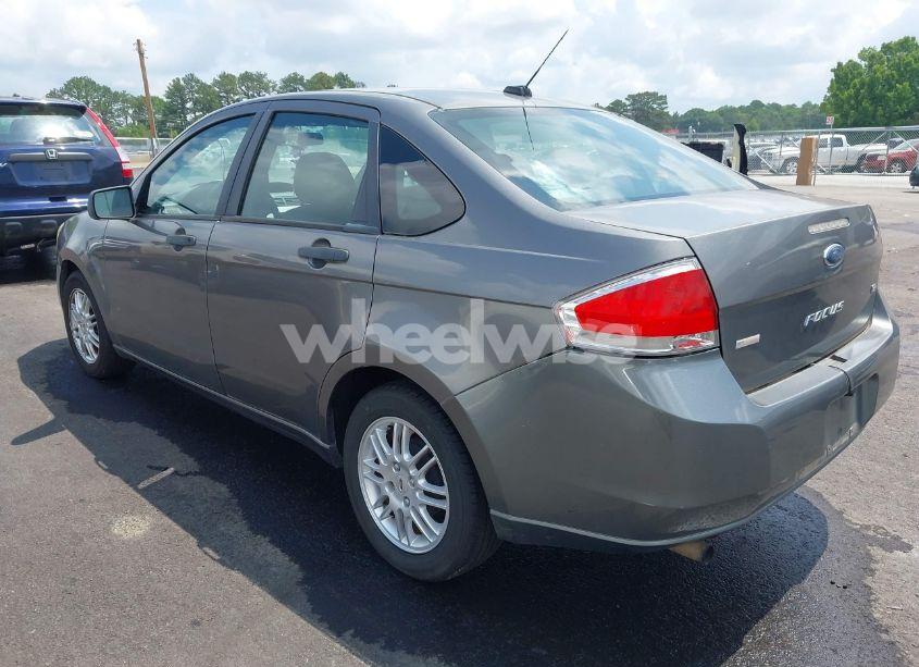 Photo 3 of 2011 Ford Focus SE (VIN 1FAHP3FN0BW141546)