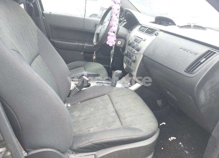 Photo 5 of 2011 Ford Focus SE (VIN 1FAHP3FN0BW141546)