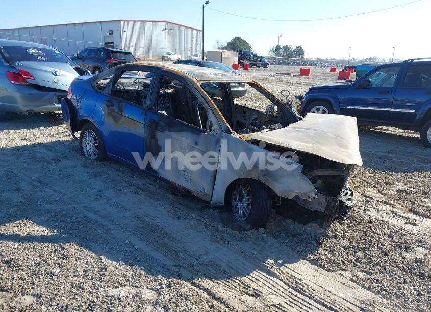 2011 Ford Focus SE (VIN 1FAHP3FN0BW160775) main photo