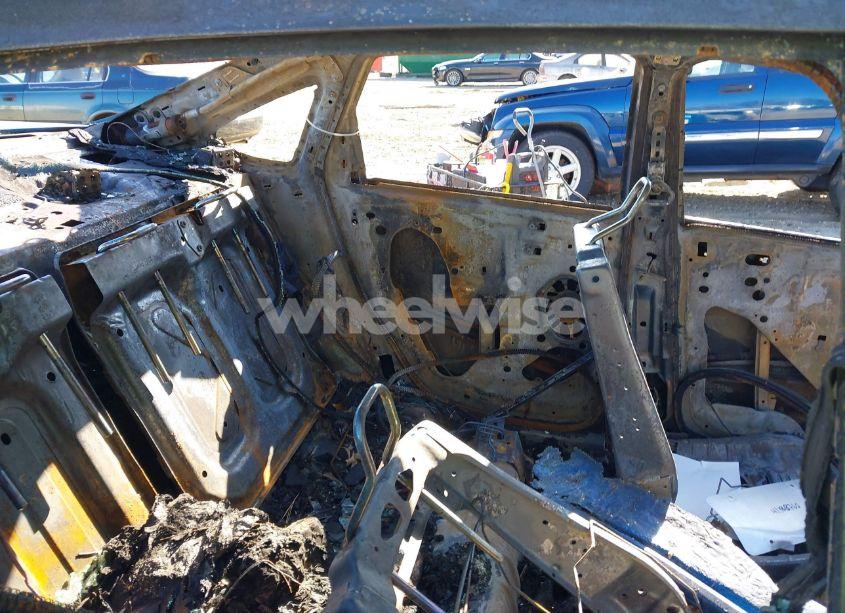 Photo 8 of 2011 Ford Focus SE (VIN 1FAHP3FN0BW160775)