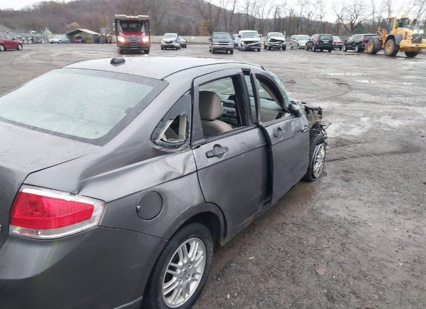 Photo 13 of 2011 Ford Focus SE (VIN 1FAHP3FN0BW161344)