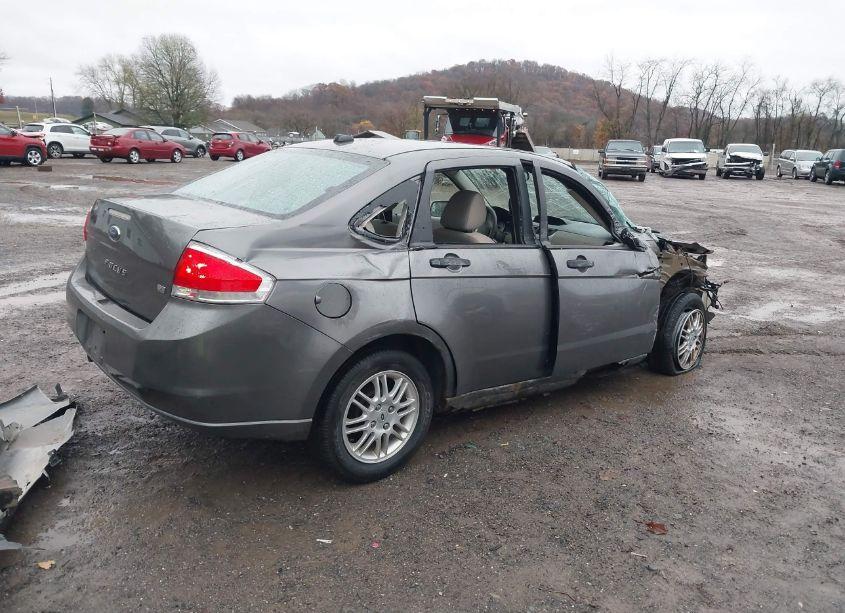 Photo 4 of 2011 Ford Focus SE (VIN 1FAHP3FN0BW161344)