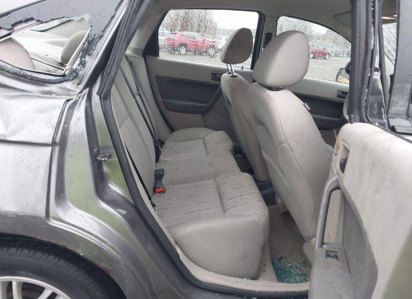 Photo 8 of 2011 Ford Focus SE (VIN 1FAHP3FN0BW161344)