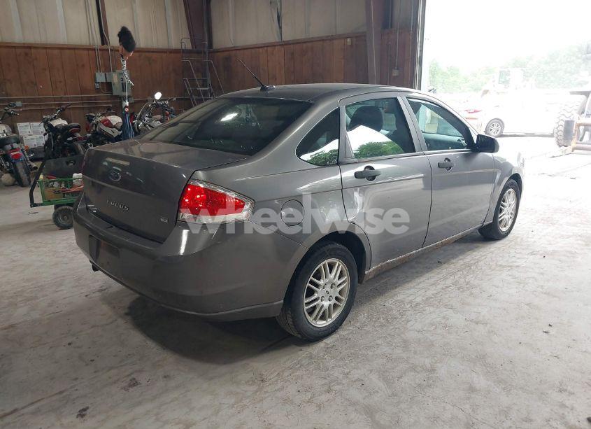 Photo 4 of 2011 Ford Focus SE (VIN 1FAHP3FN0BW186471)