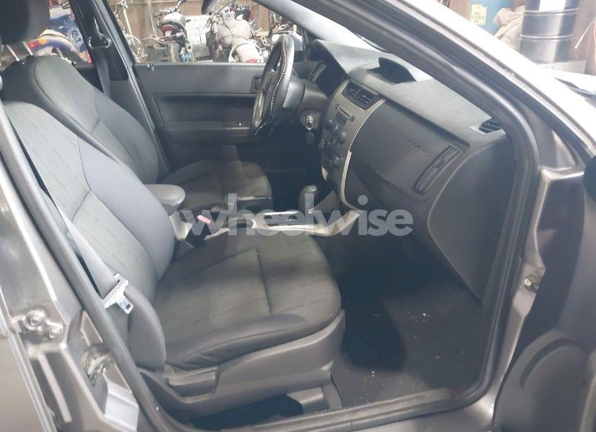 Photo 5 of 2011 Ford Focus SE (VIN 1FAHP3FN0BW186471)