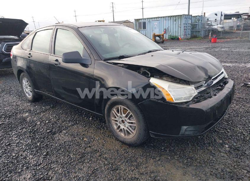 2010 Ford Focus SE (VIN 1FAHP3FN1AW108974) main photo