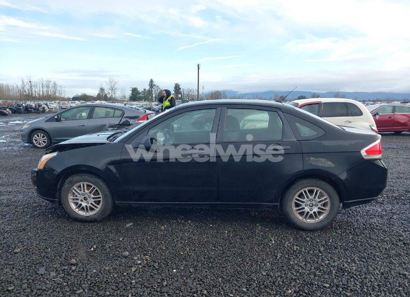 Photo 14 of 2010 Ford Focus SE (VIN 1FAHP3FN1AW108974)