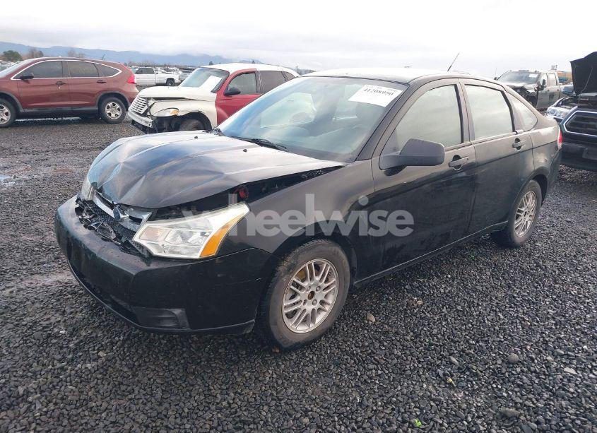 Photo 2 of 2010 Ford Focus SE (VIN 1FAHP3FN1AW108974)