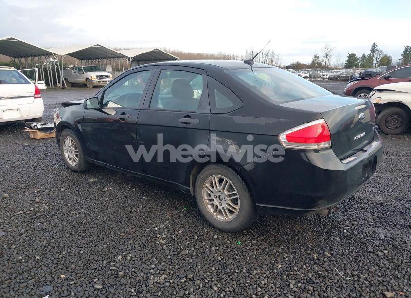 Photo 3 of 2010 Ford Focus SE (VIN 1FAHP3FN1AW108974)