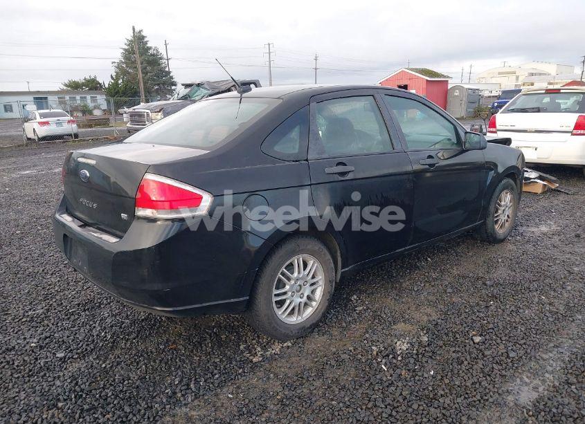 Photo 4 of 2010 Ford Focus SE (VIN 1FAHP3FN1AW108974)