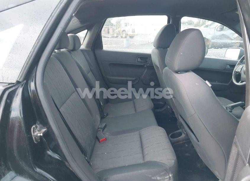 Photo 8 of 2010 Ford Focus SE (VIN 1FAHP3FN1AW108974)