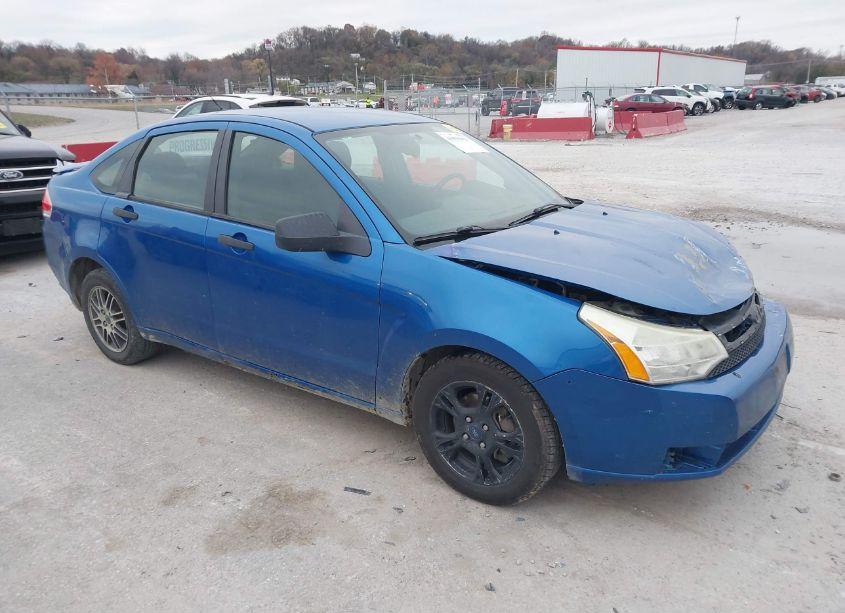 2010 Ford Focus SE (VIN 1FAHP3FN1AW109347) main photo