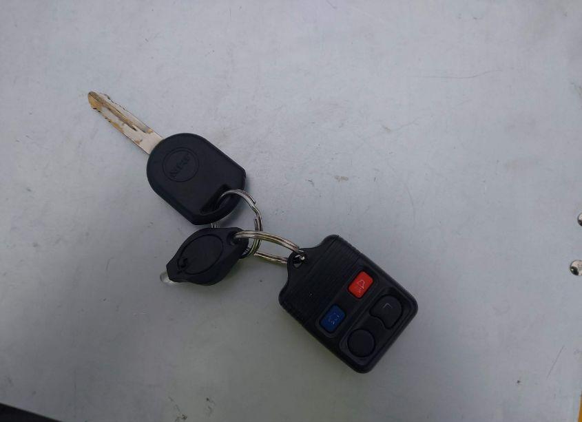 Photo 11 of 2010 Ford Focus SE (VIN 1FAHP3FN1AW109347)