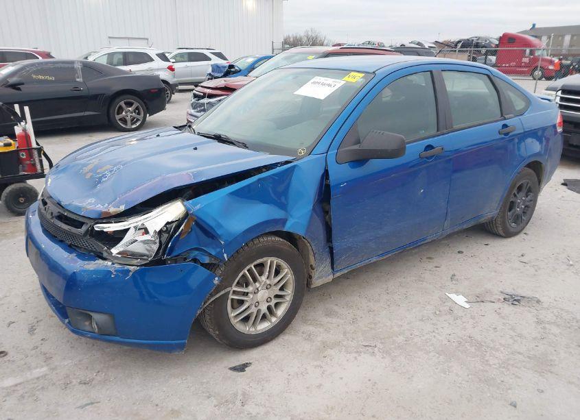 Photo 2 of 2010 Ford Focus SE (VIN 1FAHP3FN1AW109347)