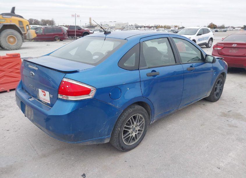 Photo 4 of 2010 Ford Focus SE (VIN 1FAHP3FN1AW109347)