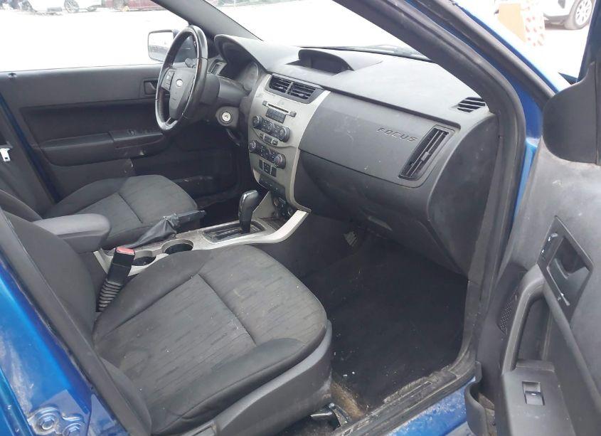 Photo 5 of 2010 Ford Focus SE (VIN 1FAHP3FN1AW109347)