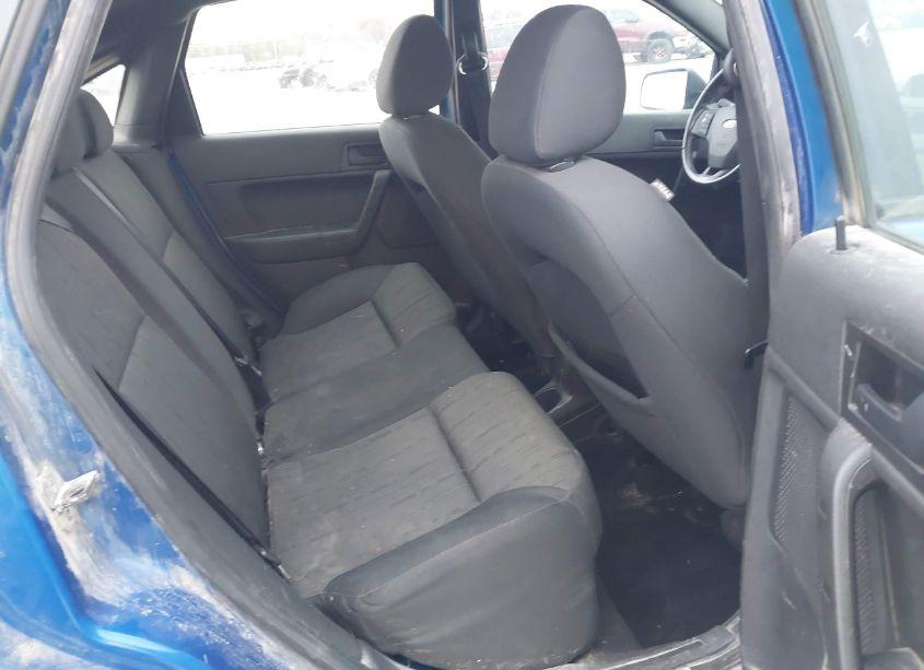 Photo 8 of 2010 Ford Focus SE (VIN 1FAHP3FN1AW109347)