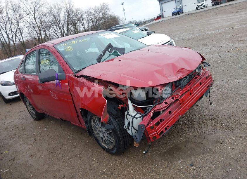 2010 Ford Focus SE (VIN 1FAHP3FN1AW158984) main photo
