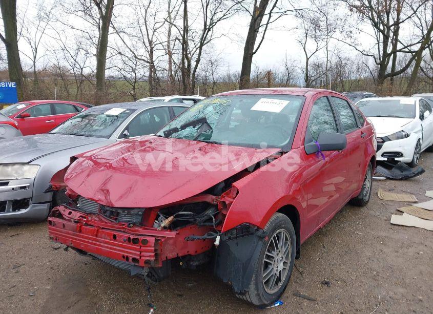 Photo 2 of 2010 Ford Focus SE (VIN 1FAHP3FN1AW158984)