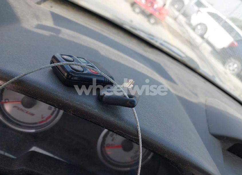 Photo 11 of 2010 Ford Focus SE (VIN 1FAHP3FN1AW167121)