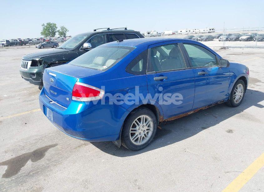 Photo 4 of 2010 Ford Focus SE (VIN 1FAHP3FN1AW167121)