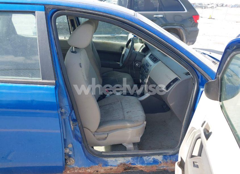 Photo 5 of 2010 Ford Focus SE (VIN 1FAHP3FN1AW167121)