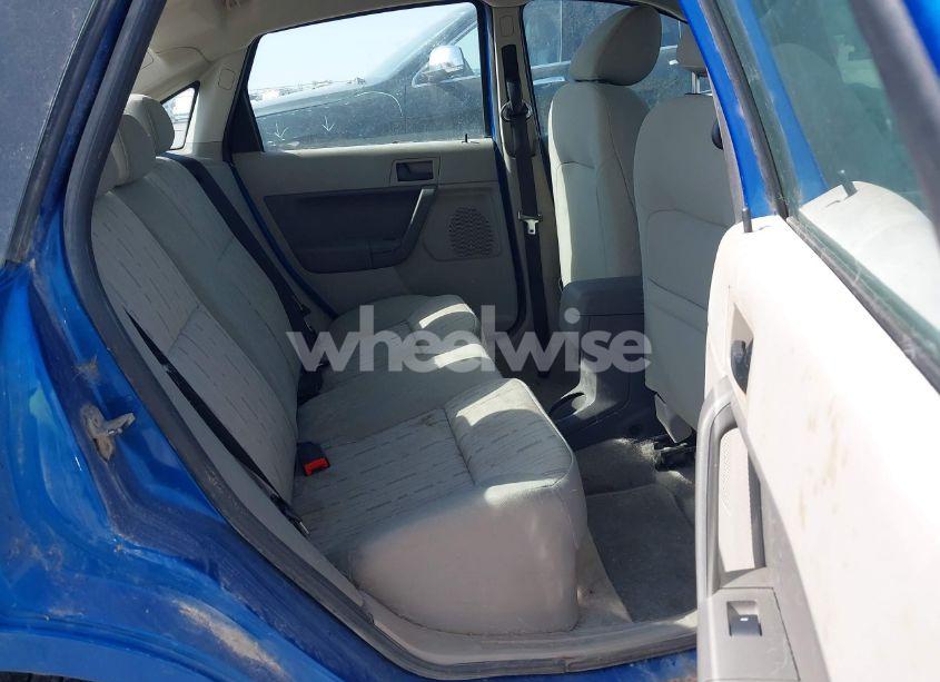 Photo 8 of 2010 Ford Focus SE (VIN 1FAHP3FN1AW167121)