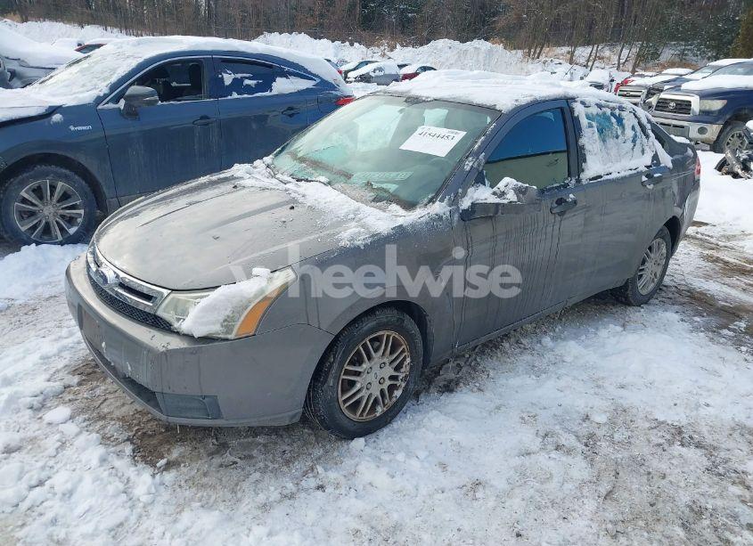 Photo 2 of 2010 Ford Focus SE (VIN 1FAHP3FN1AW181696)