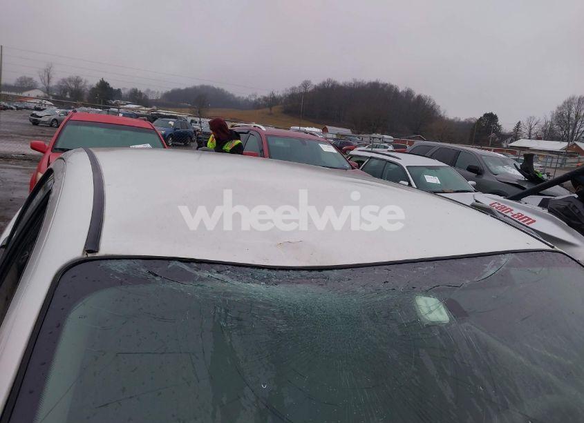 Photo 6 of 2010 Ford Focus SE (VIN 1FAHP3FN1AW207794)