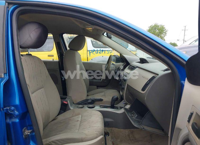 Photo 5 of 2010 Ford Focus SE (VIN 1FAHP3FN1AW264450)