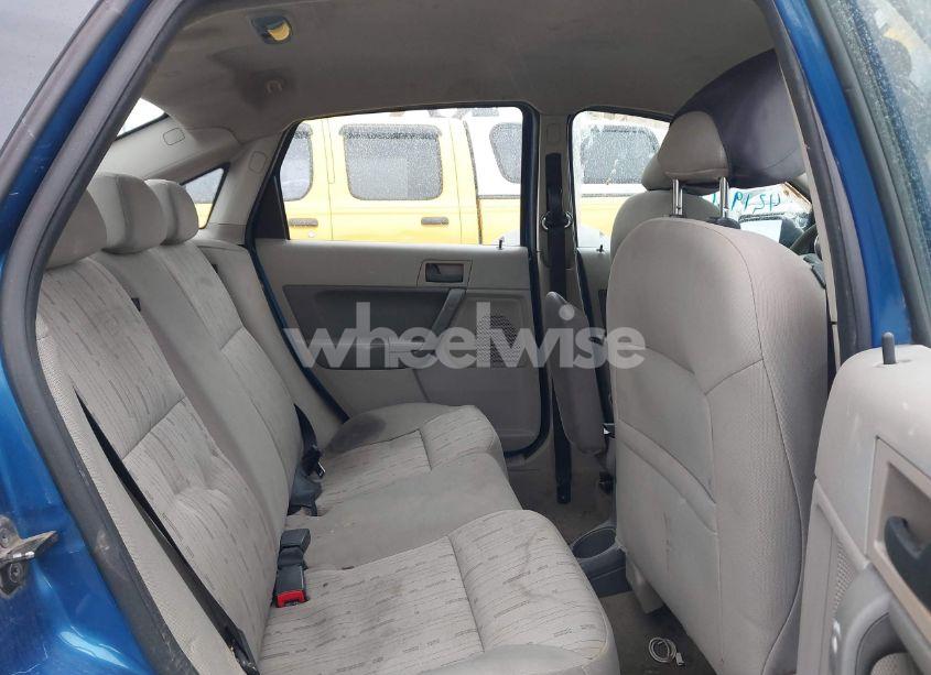 Photo 8 of 2010 Ford Focus SE (VIN 1FAHP3FN1AW264450)