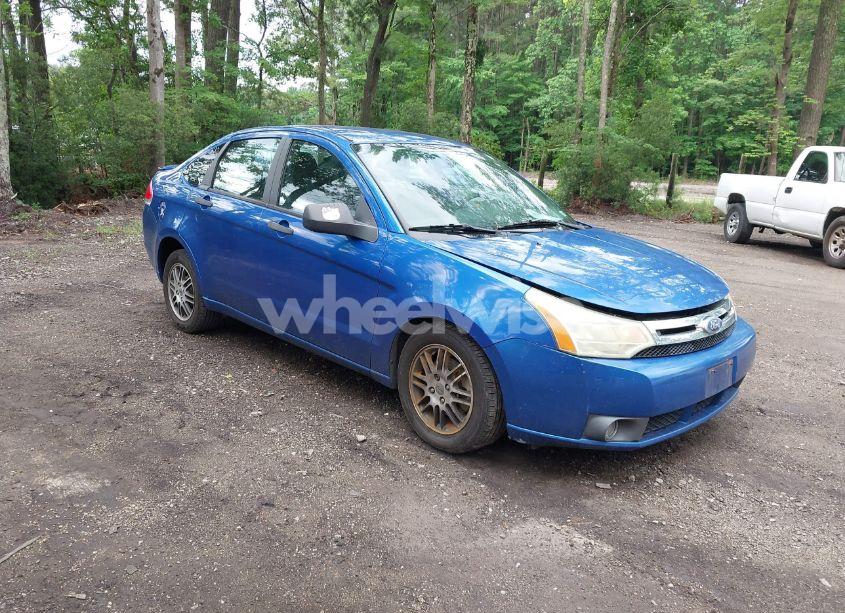 2010 Ford Focus SE (VIN 1FAHP3FN1AW275206) main photo