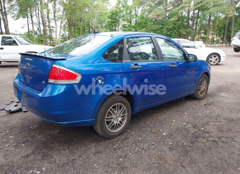 Photo 4 of 2010 Ford Focus SE (VIN 1FAHP3FN1AW275206)