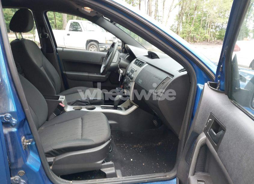 Photo 5 of 2010 Ford Focus SE (VIN 1FAHP3FN1AW275206)