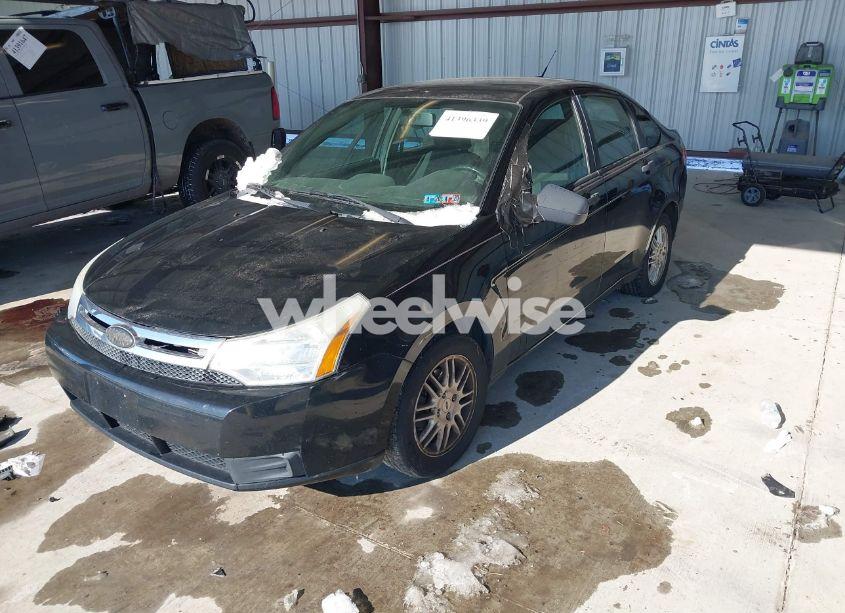 Photo 2 of 2010 Ford Focus SE (VIN 1FAHP3FN1AW284441)