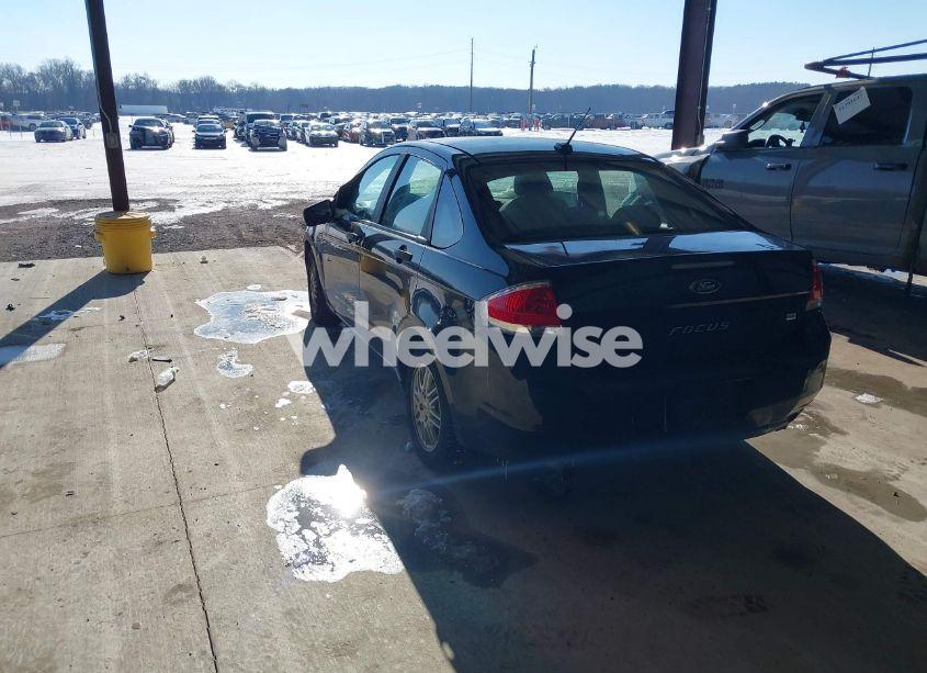 Photo 3 of 2010 Ford Focus SE (VIN 1FAHP3FN1AW284441)