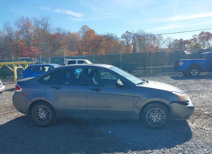 Photo 13 of 2010 Ford Focus SE (VIN 1FAHP3FN1AW287470)