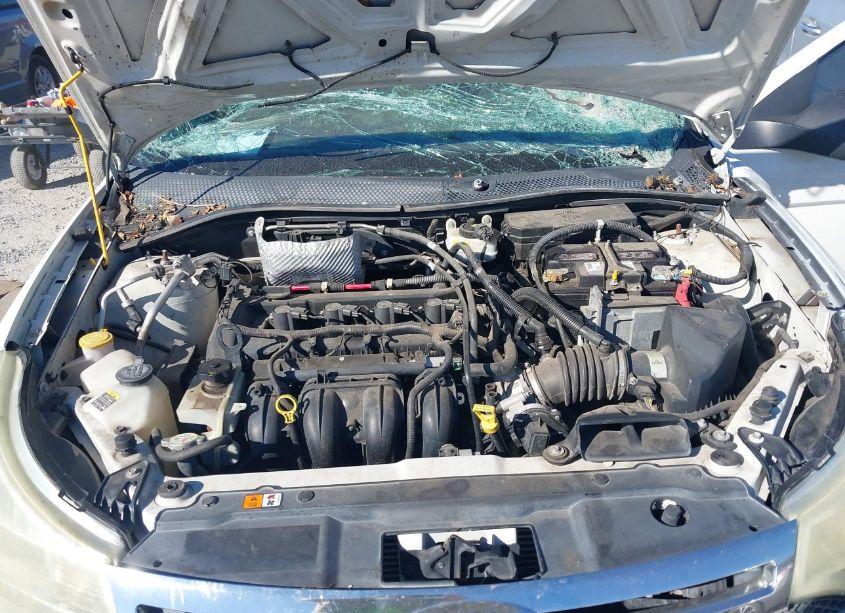 Photo 10 of 2011 Ford Focus SE (VIN 1FAHP3FN1BW101105)