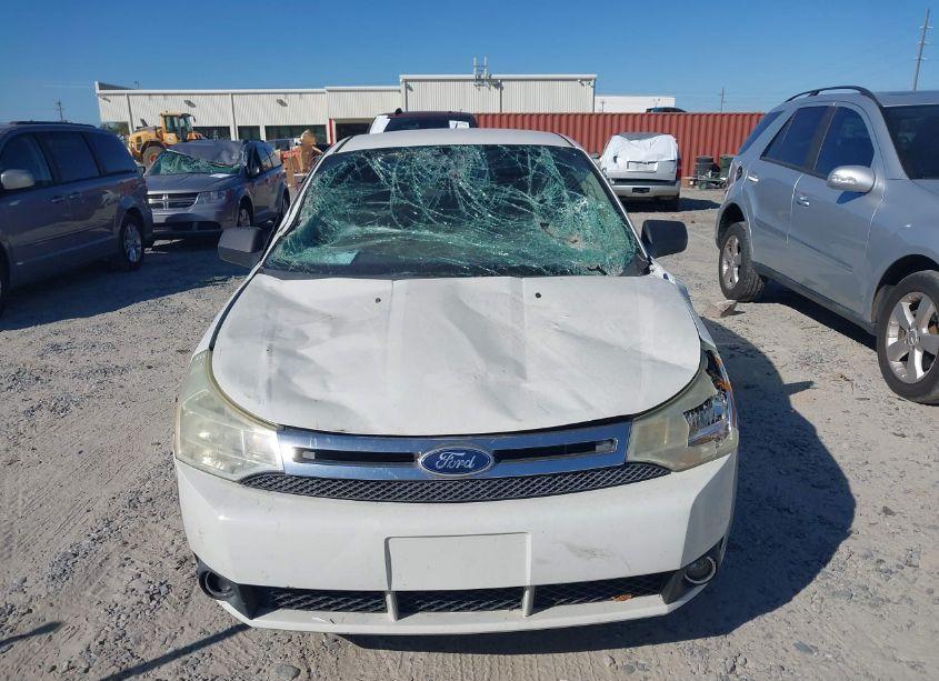 Photo 12 of 2011 Ford Focus SE (VIN 1FAHP3FN1BW101105)