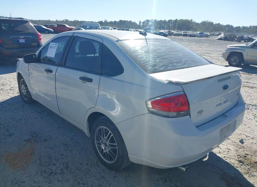 Photo 3 of 2011 Ford Focus SE (VIN 1FAHP3FN1BW101105)